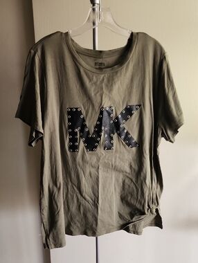 "Michael Kors" Short Sleeve Tee with Black Studded MK Logo 💚